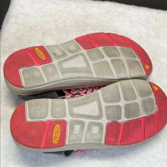 Keen Pink and Gray Sandals for Everyday Adventures - Picture 8 of 9